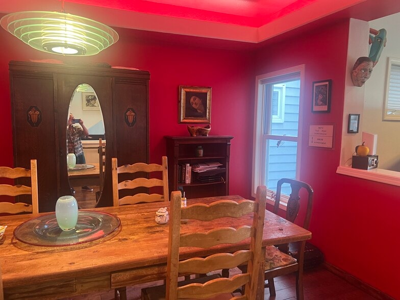 Dining room - 1917 SW Market Street Dr