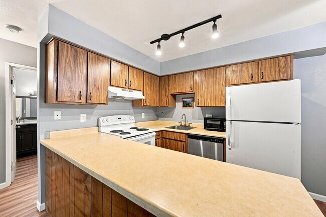 Building Photo - $1,340.95 - 1 Bed, 1 Bath Condo in Denver with In Unit Laundry!