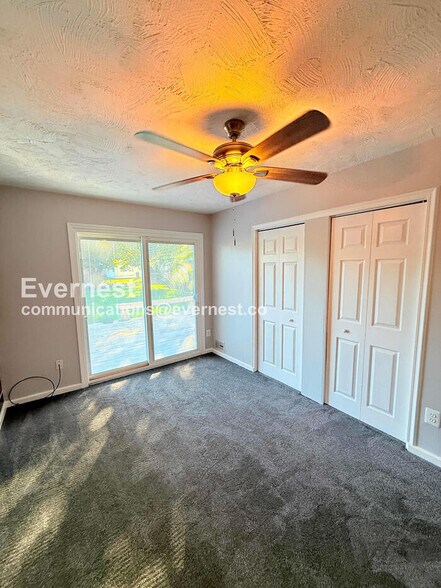 Building Photo - 9433 Sylvia St