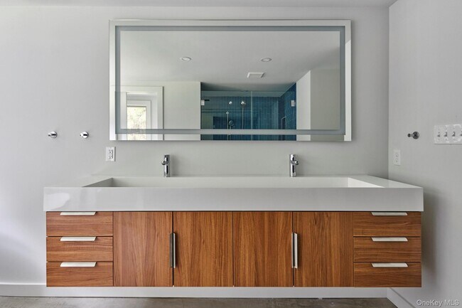 Building Photo - 107 Cold Spring Rd