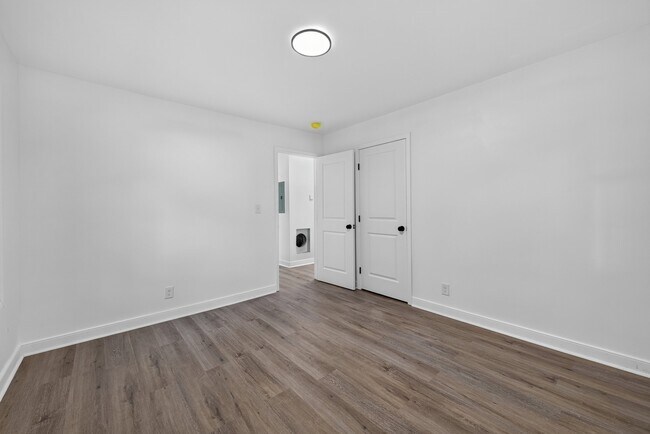 Building Photo - 2027 Hilburn Dr SE