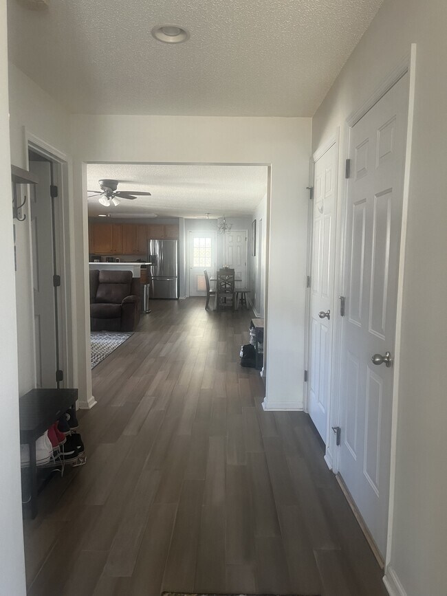 Building Photo - 343 Briarbend Rd