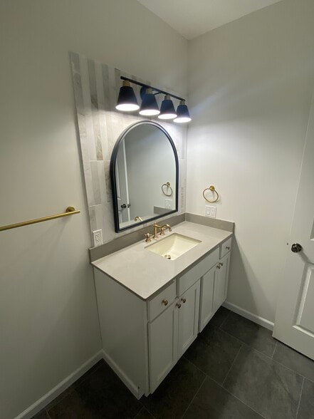 Building Photo - 203 E Ellsworth St