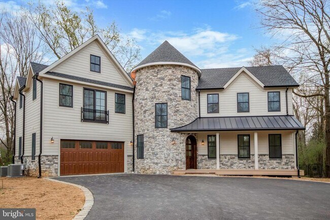 Building Photo - 35 Sycamore Pl