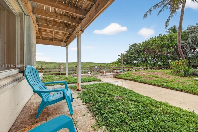 Building Photo - 820 N Ocean Blvd