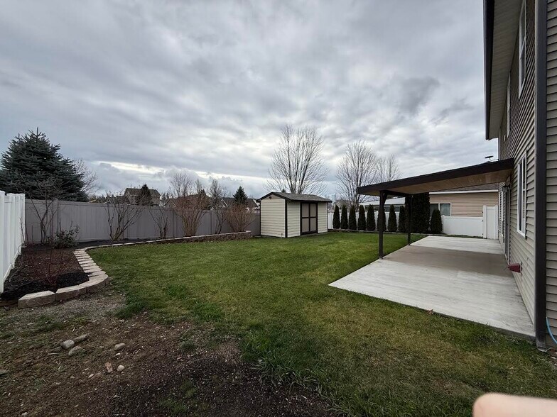 Building Photo - 3420 W Pescador Dr