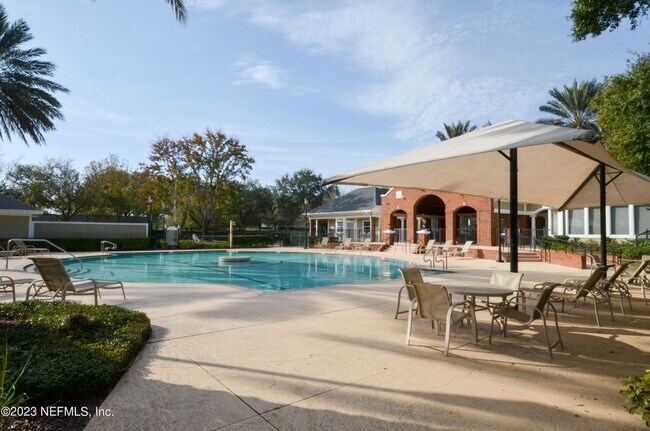 Building Photo - 11712 Blackstone River Dr