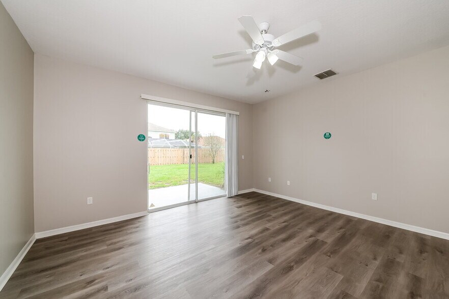 Building Photo - 12323 Hollybush Terrace