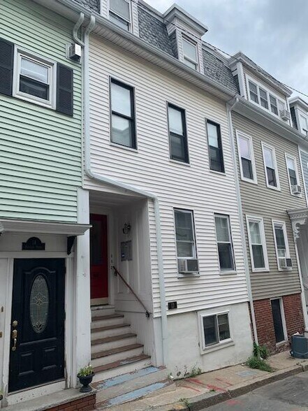 Primary Photo - 12 Springer St