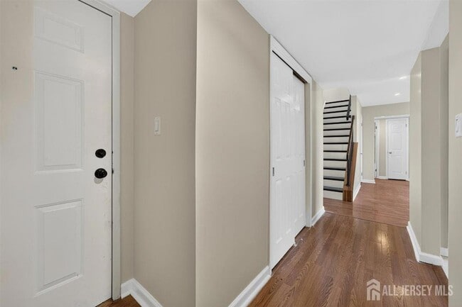 Building Photo - 94 Beverly Hl Ter