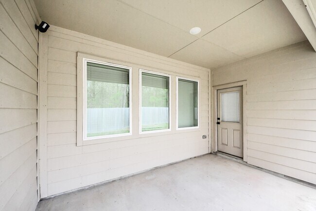 Building Photo - 6618 Beacon View Dr