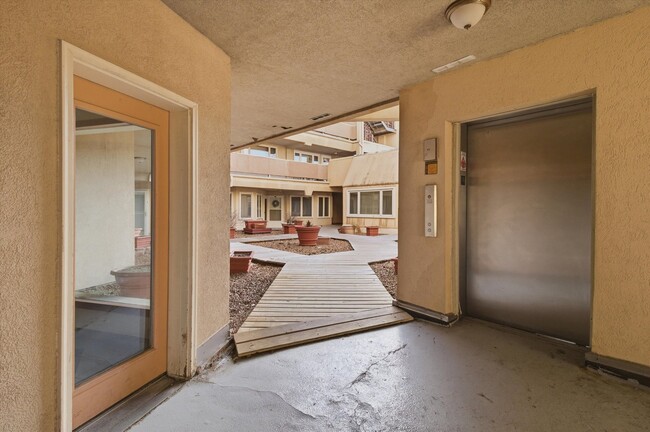 Building Photo - 6337 Roosevelt Rd