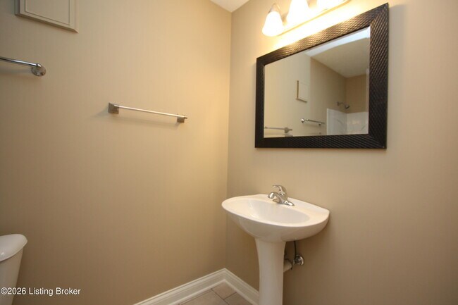 Building Photo - 6824 Hillside Dr