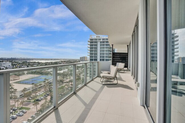 Building Photo - 3100 N Ocean Dr