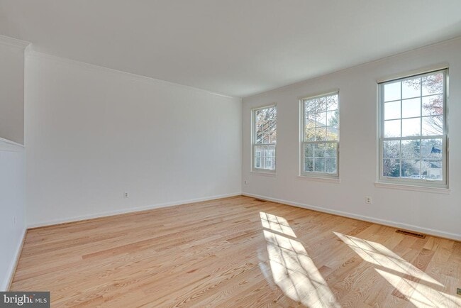 Building Photo - 1423 McLean Mews Ct