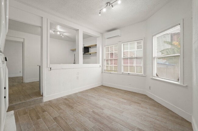 Building Photo - 1415 Church St