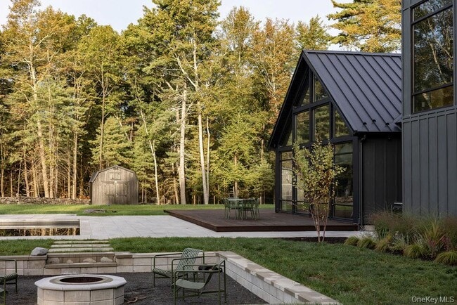 Building Photo - 72 Van Tine Rd