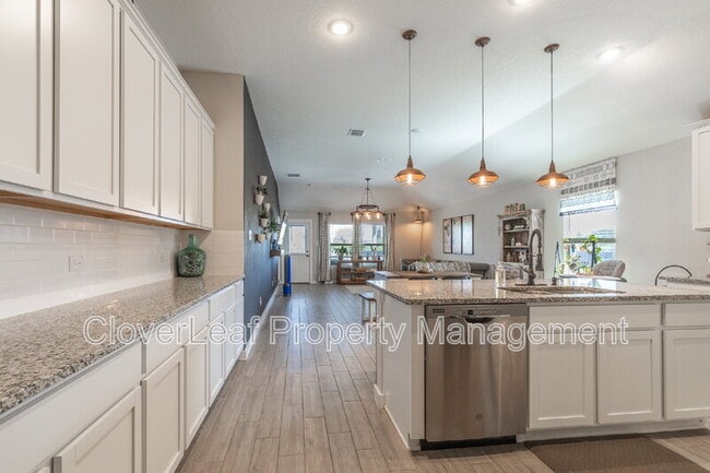 Building Photo - 804 Shrike Ln