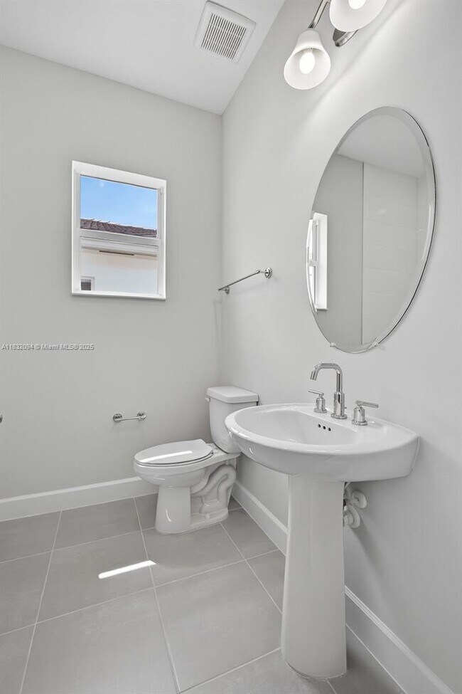 Building Photo - 13674 Spruce Pne Dr