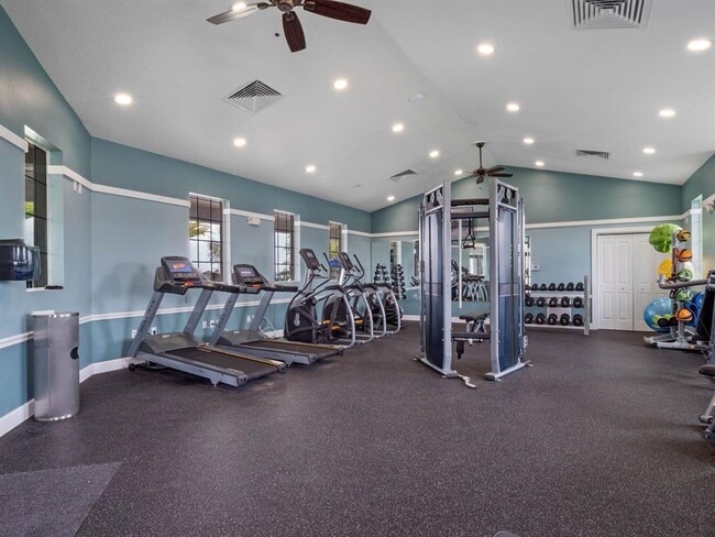 Building Photo - 3459 Current Ave