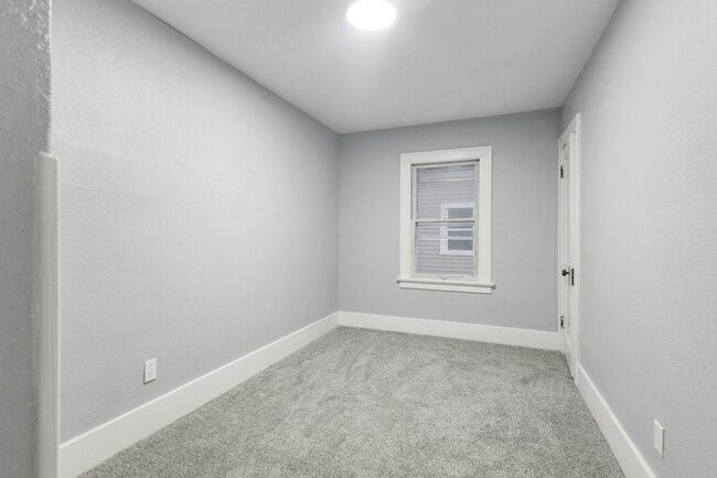 Building Photo - 1728 Berkshire Pl