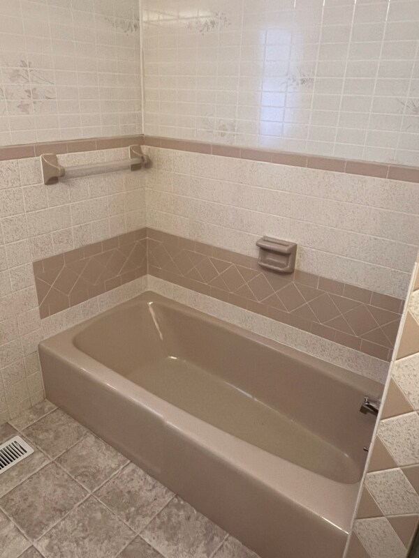 Building Photo - 304 Smalley St