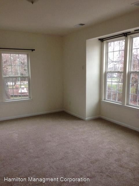 Building Photo - 3 br, 3.5 bath House - 433 Scarecrow Court