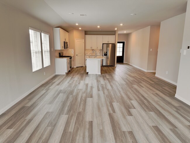 Building Photo - 2217 Dunbar Dr