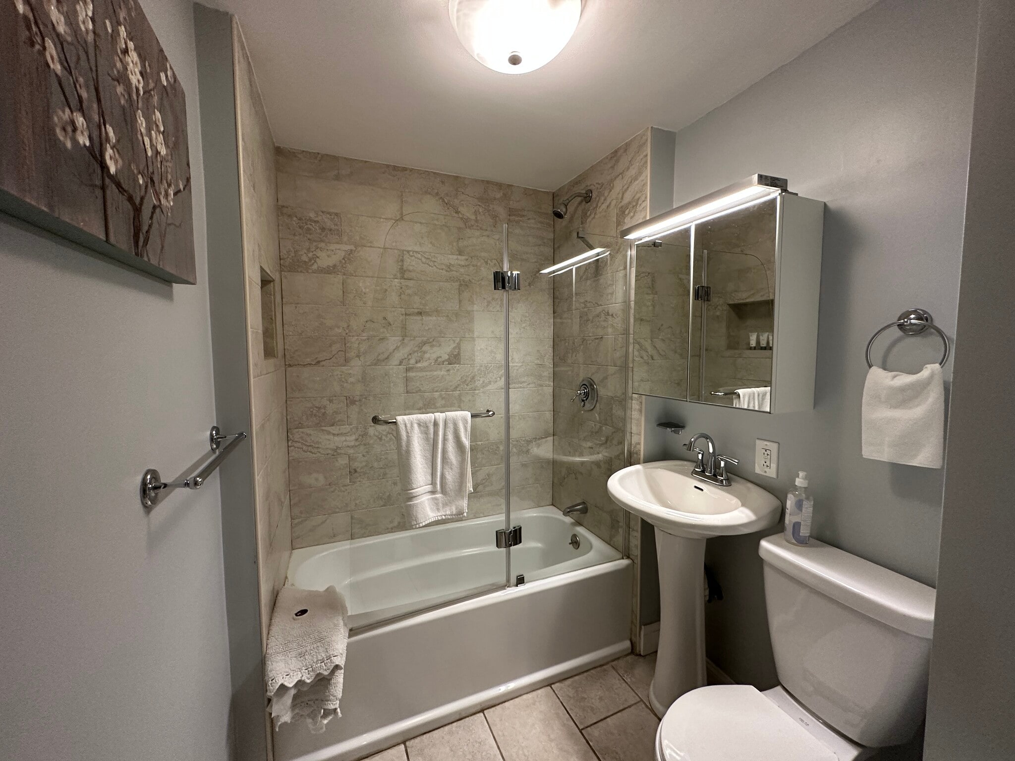 Building Photo - 2 Shelby St