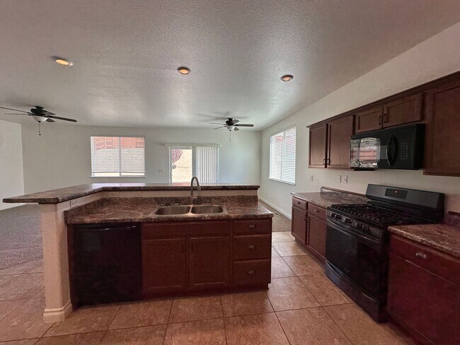 Building Photo - Beautiful Cold Springs Home
