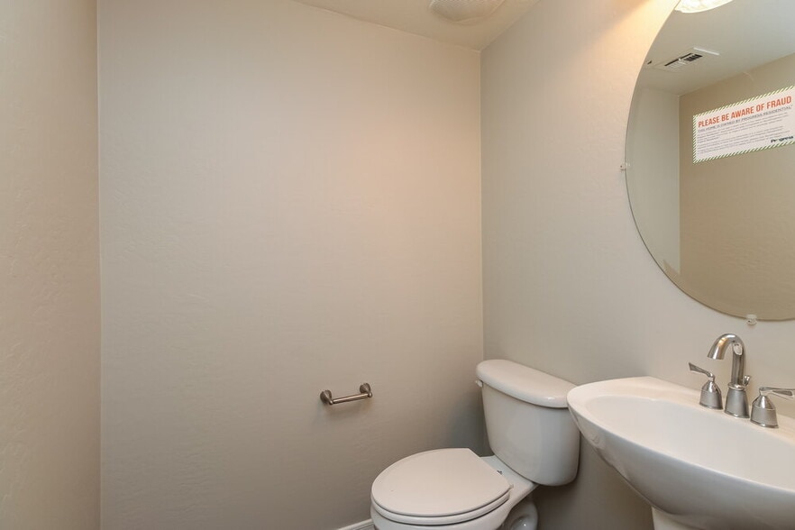 Building Photo - 1924 W Gold Mine Way