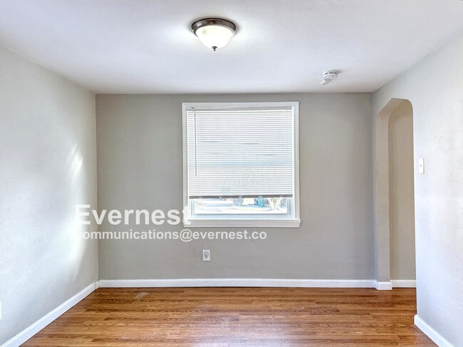 Building Photo - 3216 Elderwood Dr