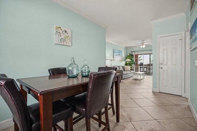 Building Photo - 7000 Seawall Blvd