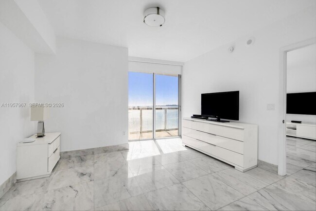 Building Photo - 465 Brickell Ave