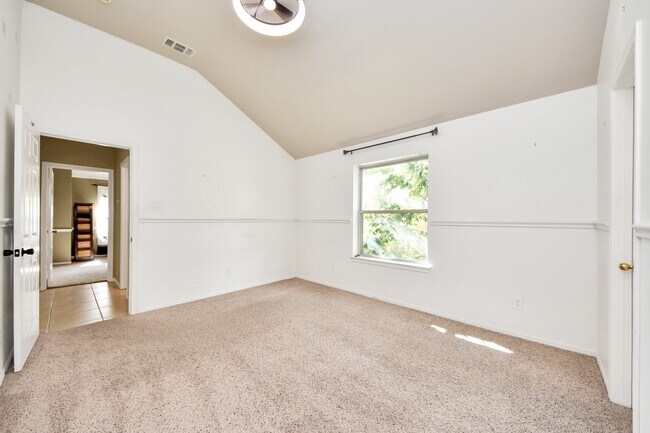 Building Photo - 3818 S Barnett Way