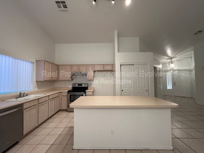 Building Photo - 21228 N 88th Ln