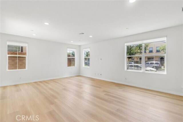 Building Photo - 2811 E Kendall Ln