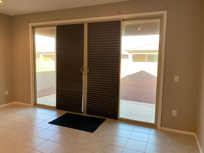 Building Photo - 3 Bedroom 2 Bath Home with 2 car garage, only built in 2020