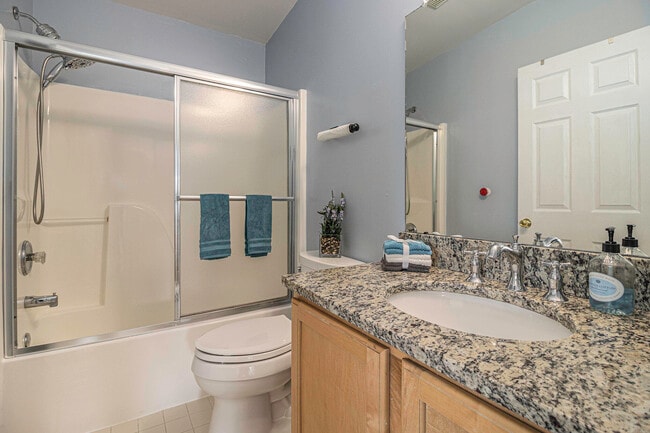 Building Photo - 1304 N Bay Dr