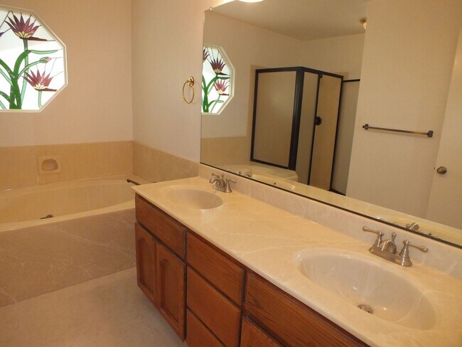 Building Photo - Folsom Willow Creek 3/2.5 $2995