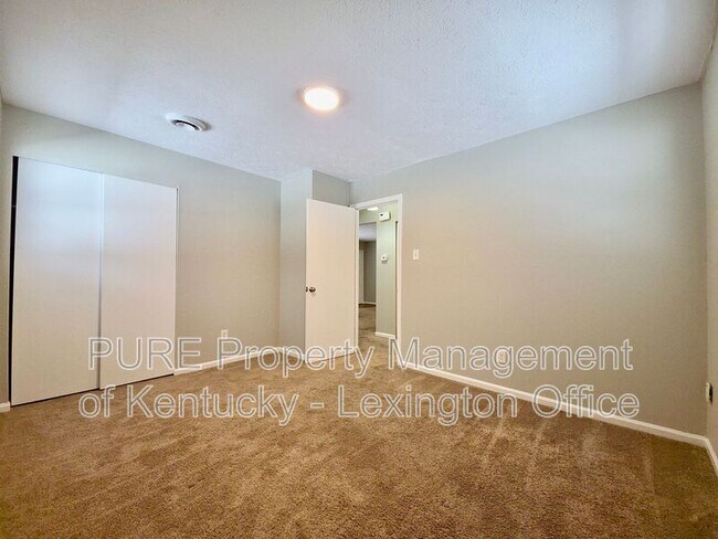 Building Photo - 4053 Victoria Way