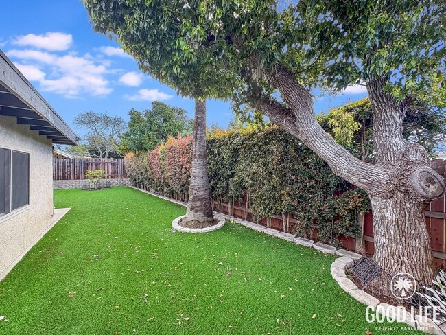 Building Photo - Modern 4-Bedroom Home with Spacious Yard in Prime Clairemont Location