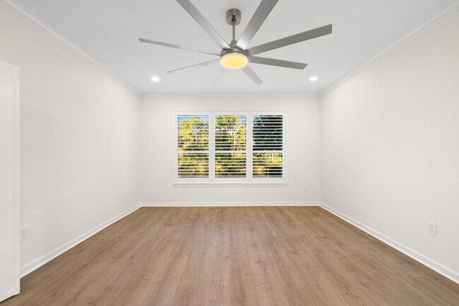 Building Photo - 255 Cll Escada