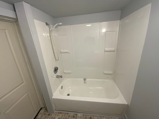 Building Photo - 624 Grant St