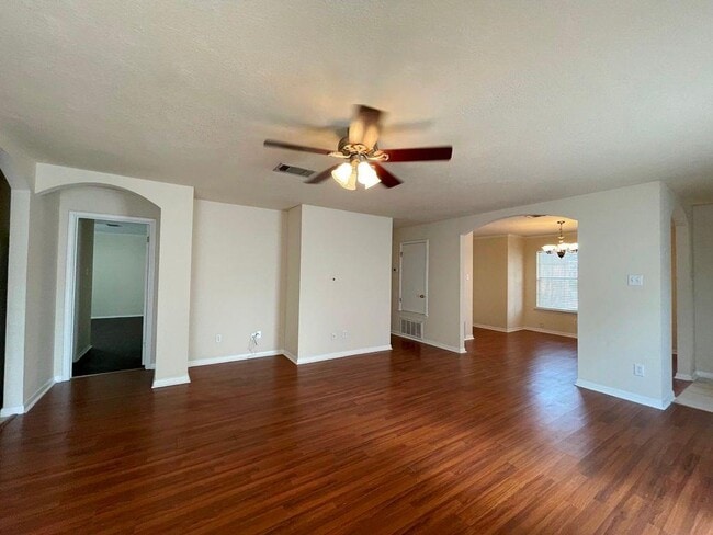 Building Photo - 17500 Dashwood Creek Dr