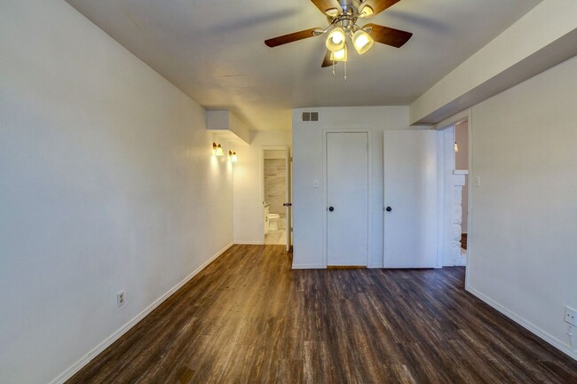 Building Photo - REMODELED CONDO / 2 BED 2 BATH