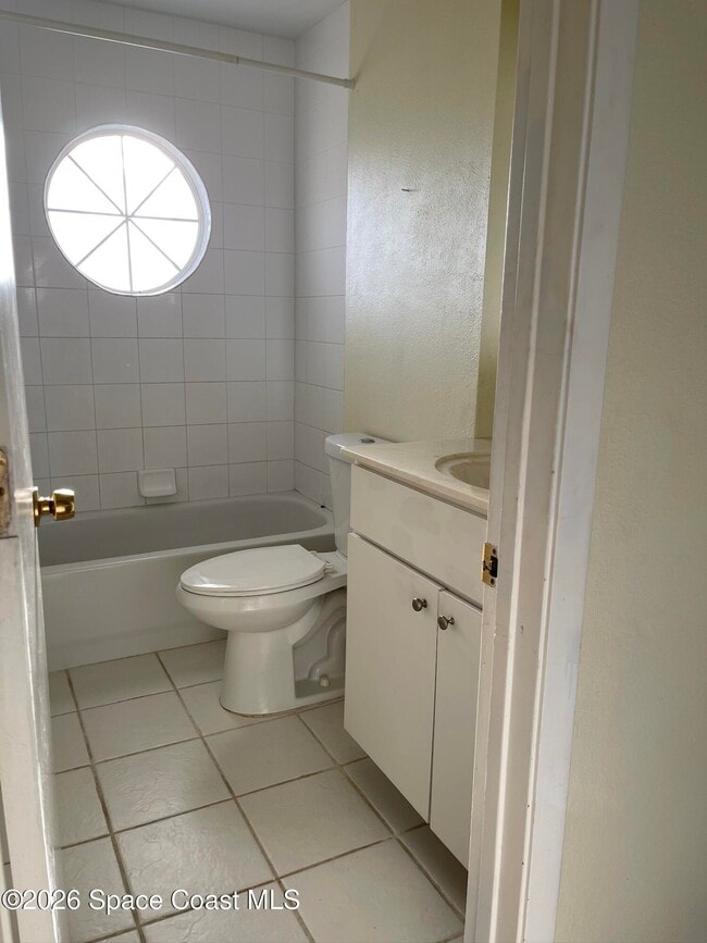 Building Photo - 1495 Malibu Cir NE