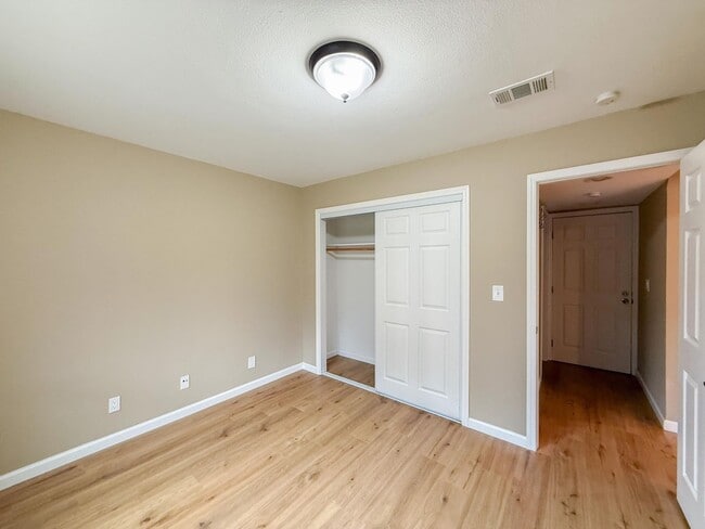 Building Photo - Well Maintained Twin Creeks Home in San Ramon