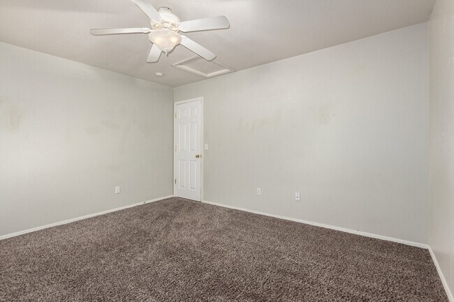 Building Photo - 21127 Avenida Del Valle Ct