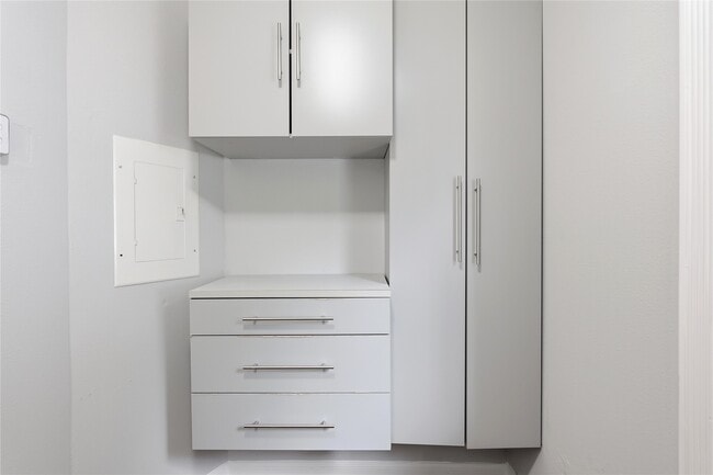 Building Photo - 11507 Del Monte Dr